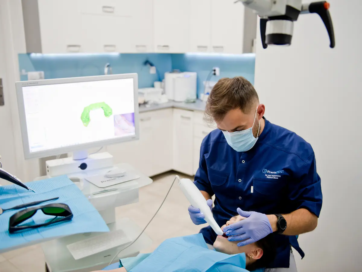 cyfrowy wycisk bank usmiechu skan